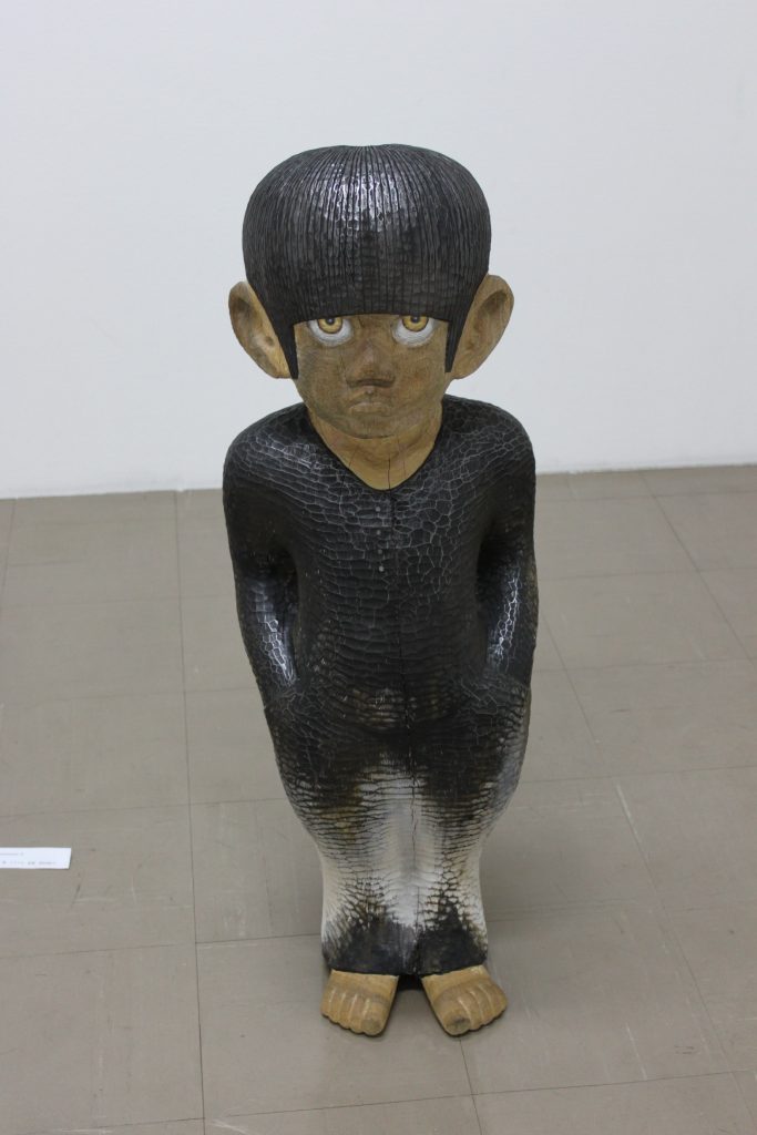 Silent conversation Ⅱ, 102 x 33 x 26cm, camphor wood, colored with acrylic and pencil, 2011