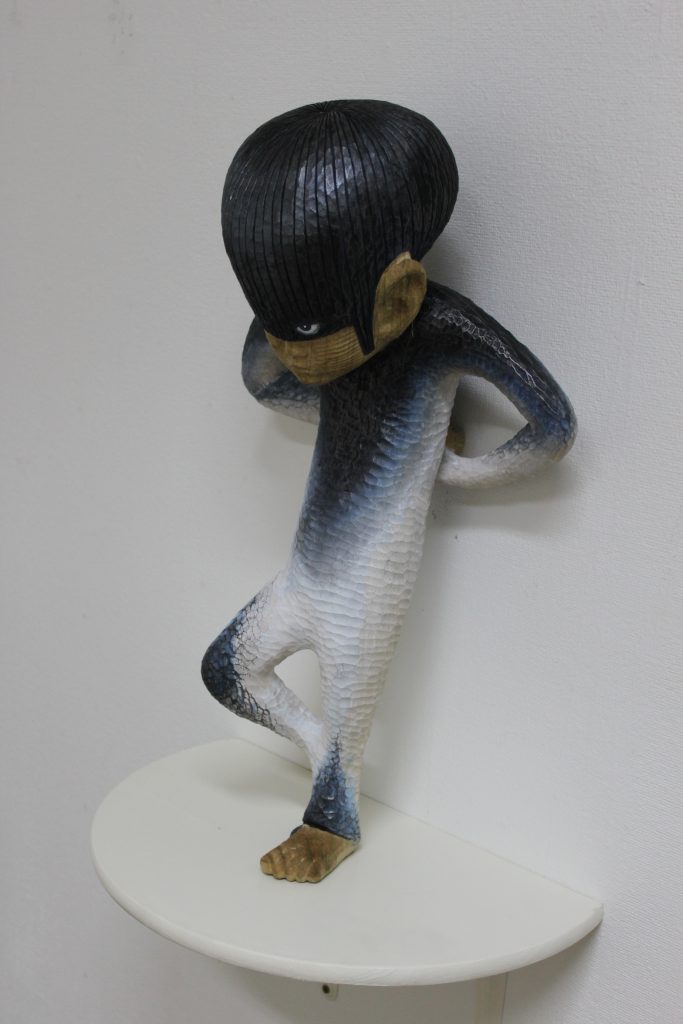 Vague outline Ⅰ, 59 x 34 x 18.5cm, camphor wood, colored with acrylic and pencil, 2011
