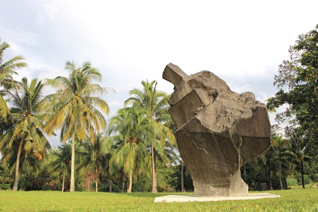 Taichi Series, 1996, Bronze, 252x200x147cm, 607kg