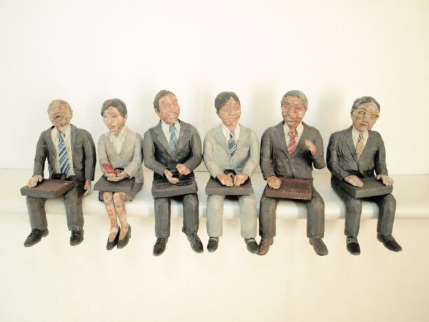 Tomita Natsumi, On the way home, 2011, 25x58x14cm, Newspaper